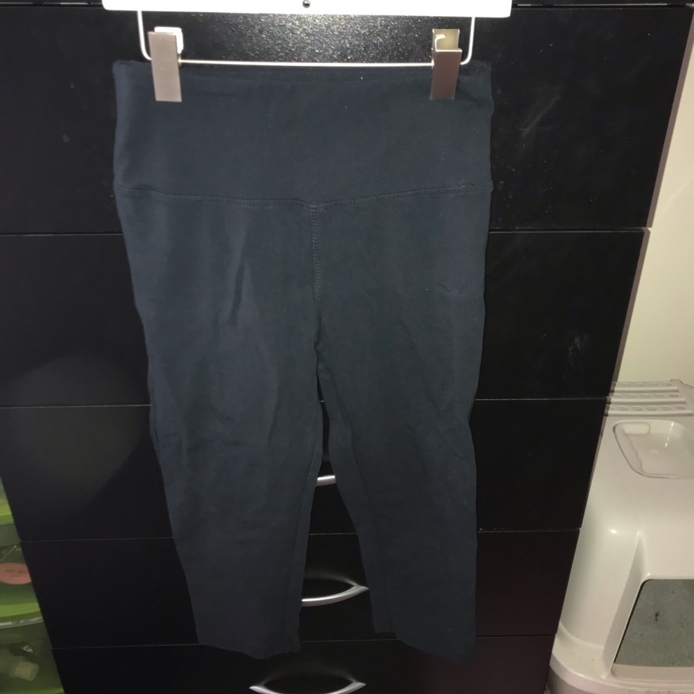 Black Capri workout leggings S